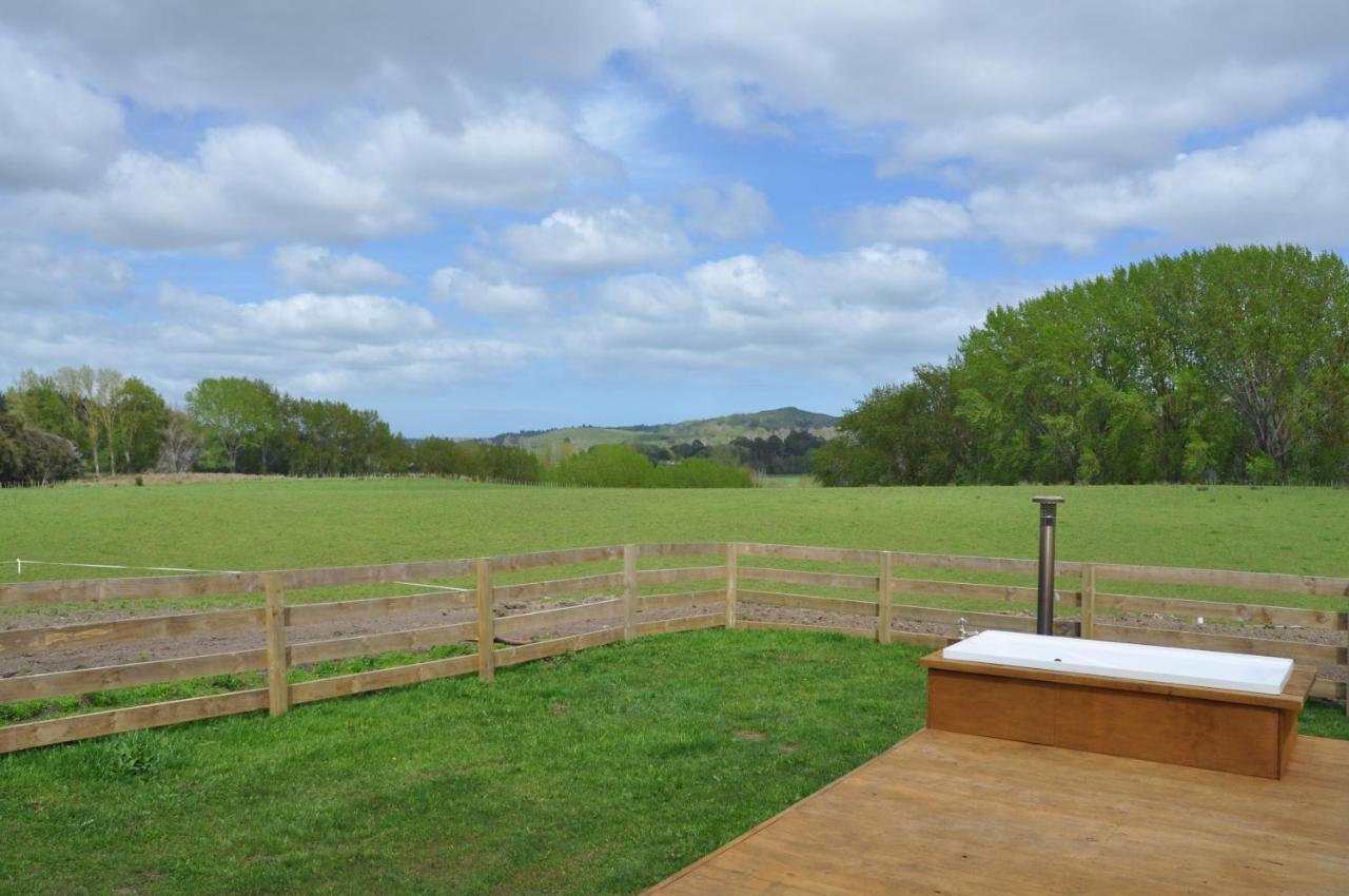 Renagour Cottage - Farmstay With Hot Tub! Whanganui Eksteriør billede