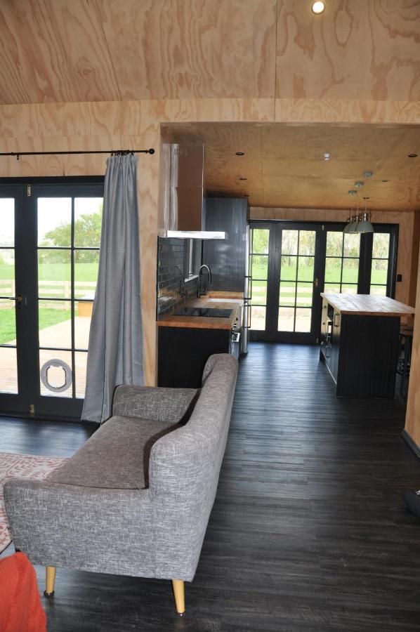 Renagour Cottage - Farmstay With Hot Tub! Whanganui Eksteriør billede
